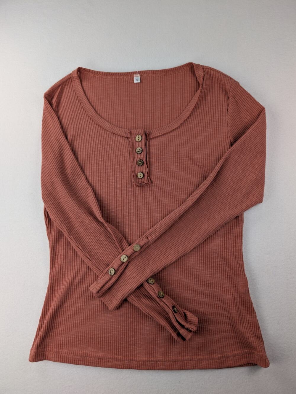 Women’s Small Rust Ribbed Henley Long Sleeve Button Cuff Top